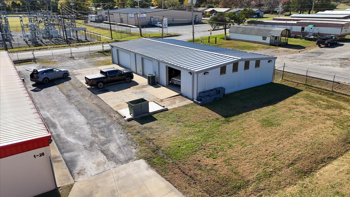 U-Lock-It Poteau aerial view 14